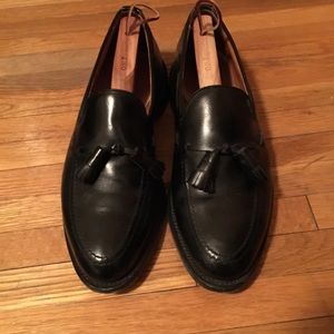 Black Allen Edmonds Grayson Tassel Loafers: Size-9